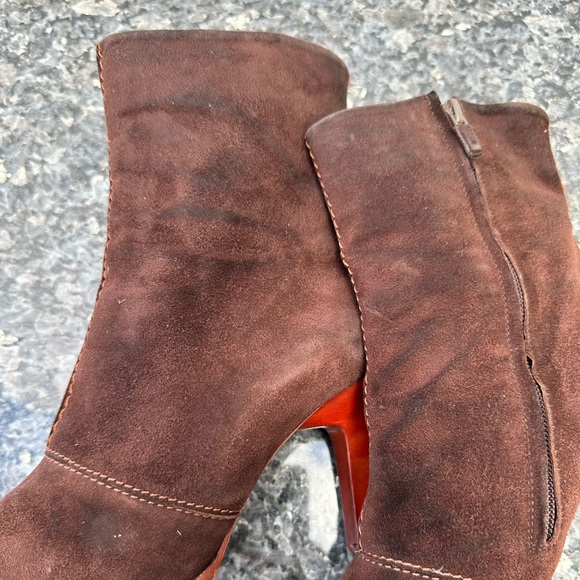 Tods Brown Suede Ankle Heeled Booties Women’s Size 8.5 - Picture 5 of 12